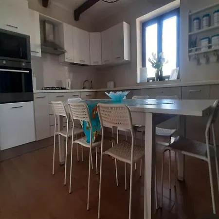 I Tre Laghi 14 Posti Letti 10 Posti Letti *