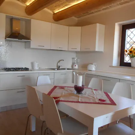 I Tre Laghi 14 Posti Letti 10 Posti Letti شيتا سانت أنجيلو