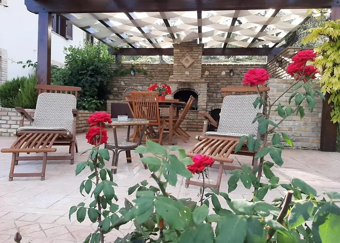 I Tre Laghi 14 Posti Letti 10 Posti Letti *