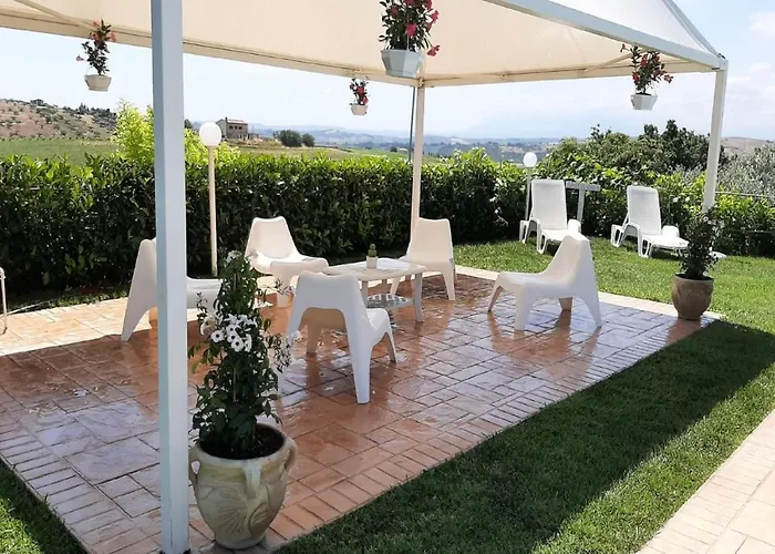 I Tre Laghi 14 Posti Letti 10 Posti Letti * Citta Sant'Angelo