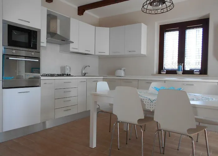 I Tre Laghi 14 Posti Letti 10 Posti Letti * Citta Sant'Angelo